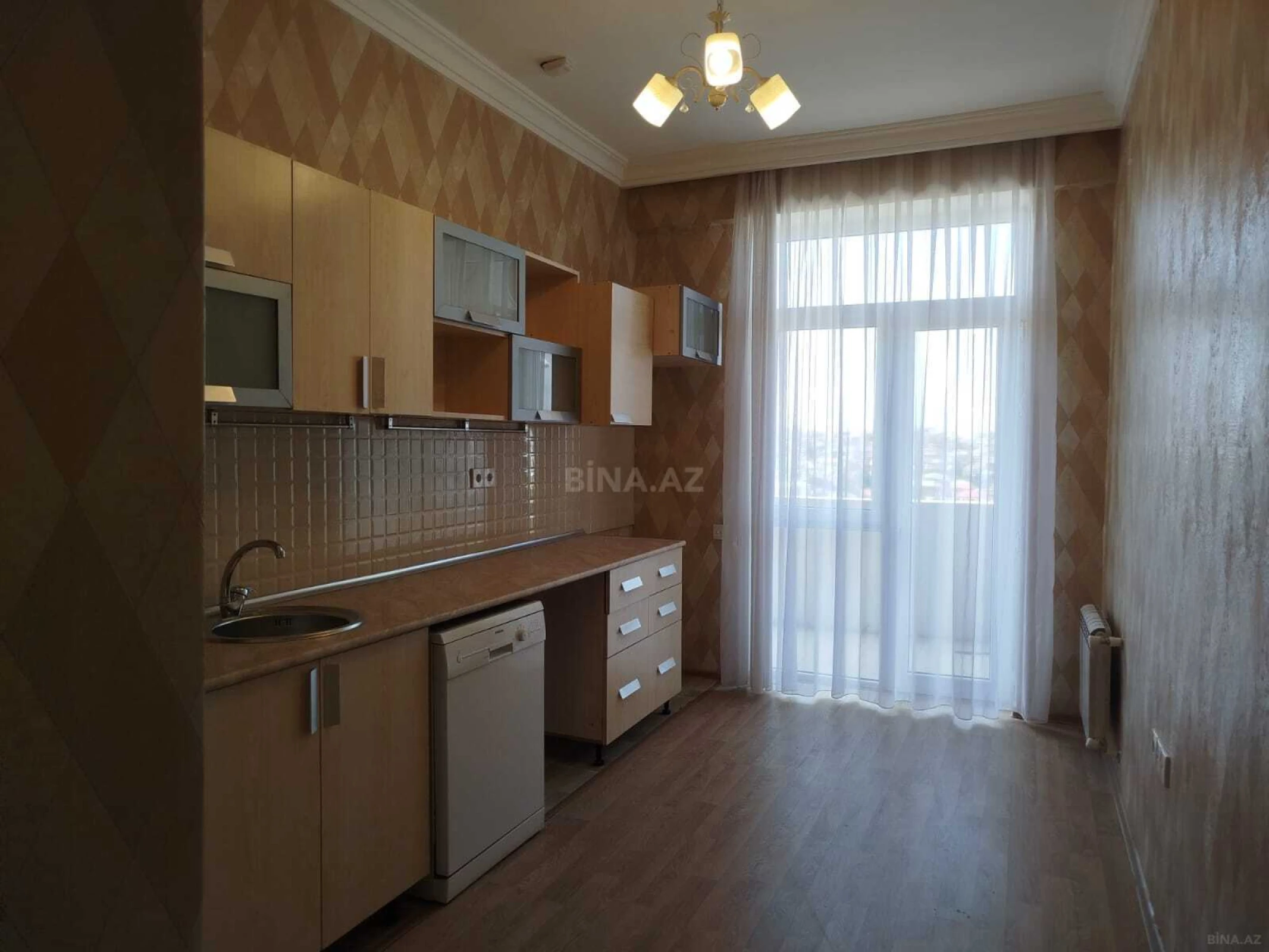 Satılır 3 otaqlı mənzil 110 m²