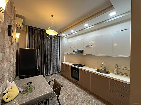 Kirayə verilir 3 otaqlı mənzil 145 m²
