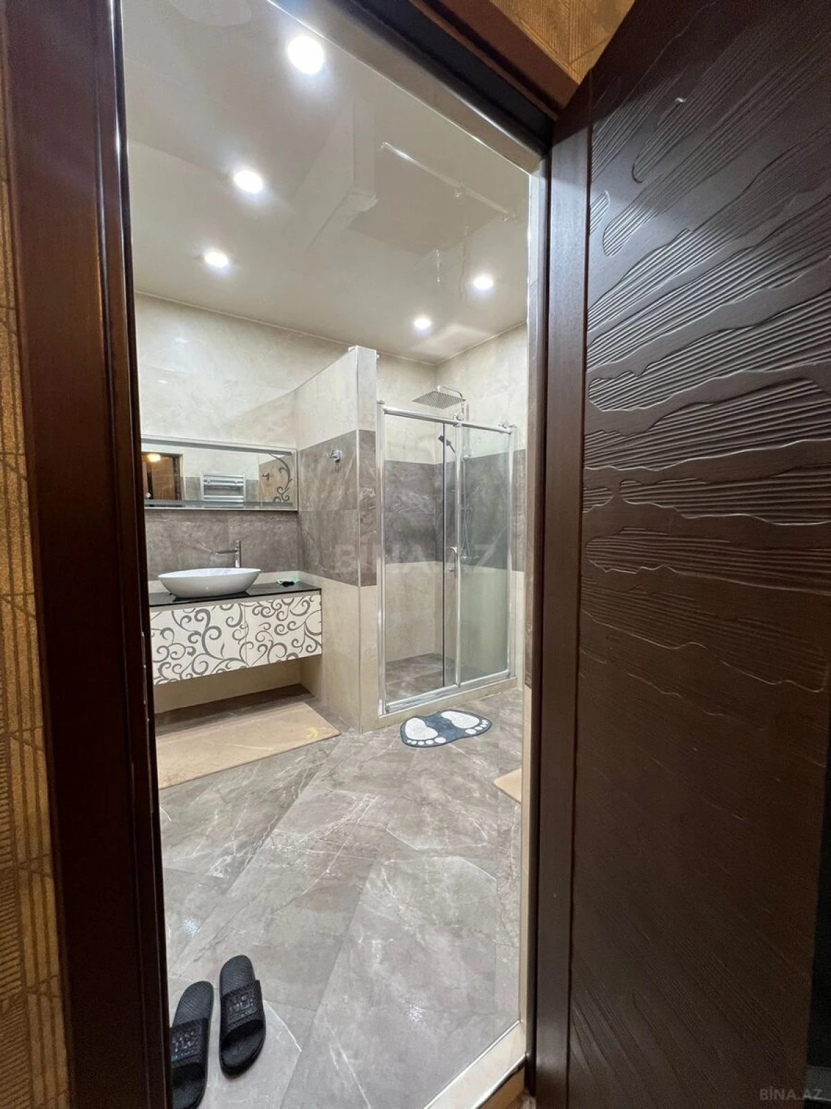 Kirayə verilir 3 otaqlı mənzil 145 m²