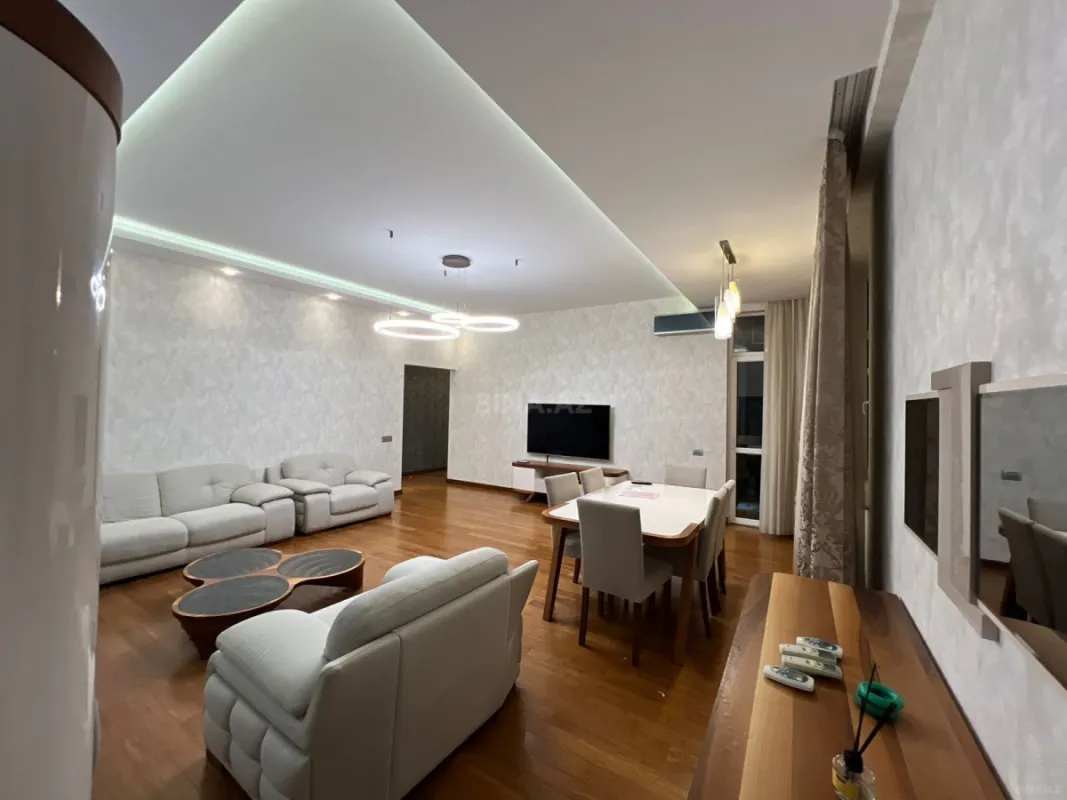 Kirayə verilir 3 otaqlı mənzil 145 m²