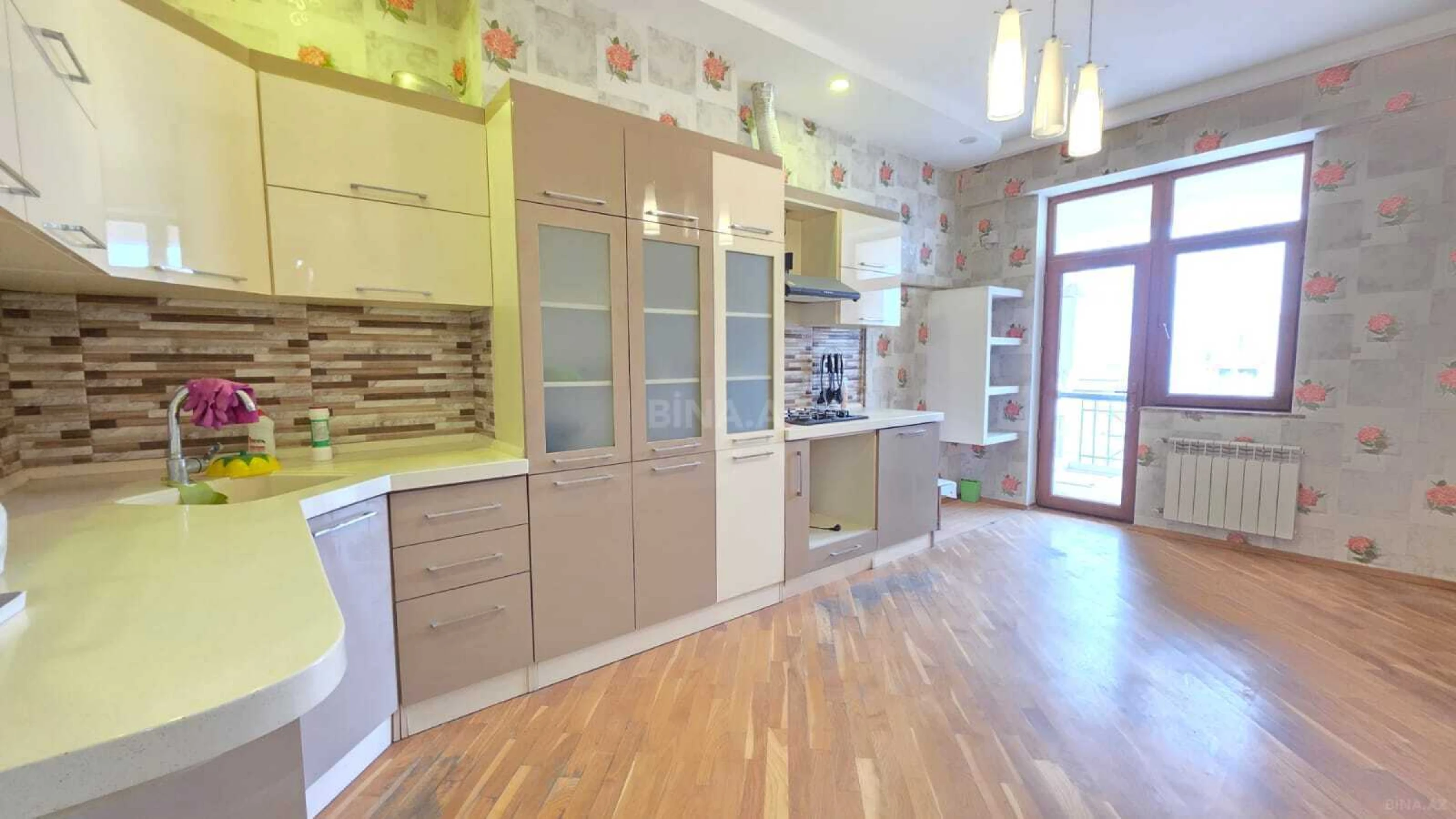 Satılır 3 otaqlı mənzil 100 m²