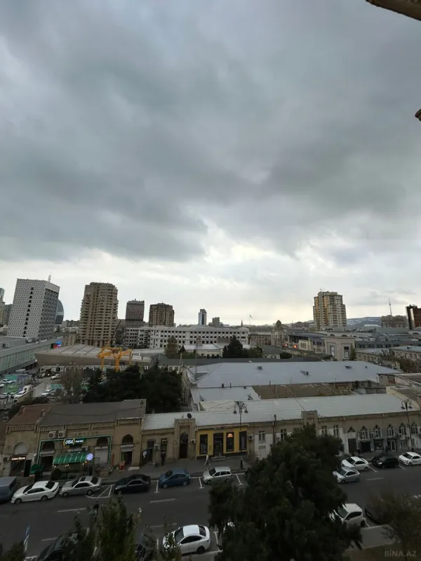 Satılır 3 otaqlı mənzil 110 m²