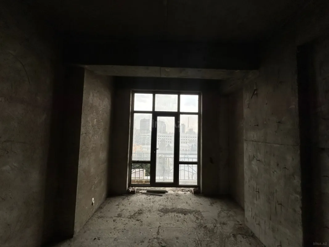 Satılır 3 otaqlı mənzil 110 m²