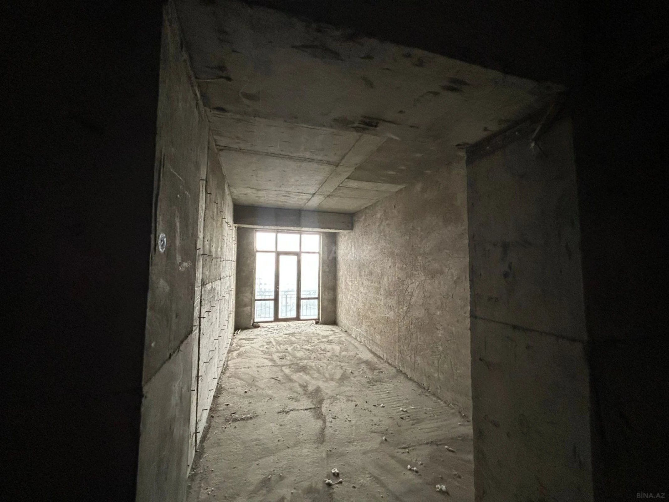 Satılır 3 otaqlı mənzil 110 m²