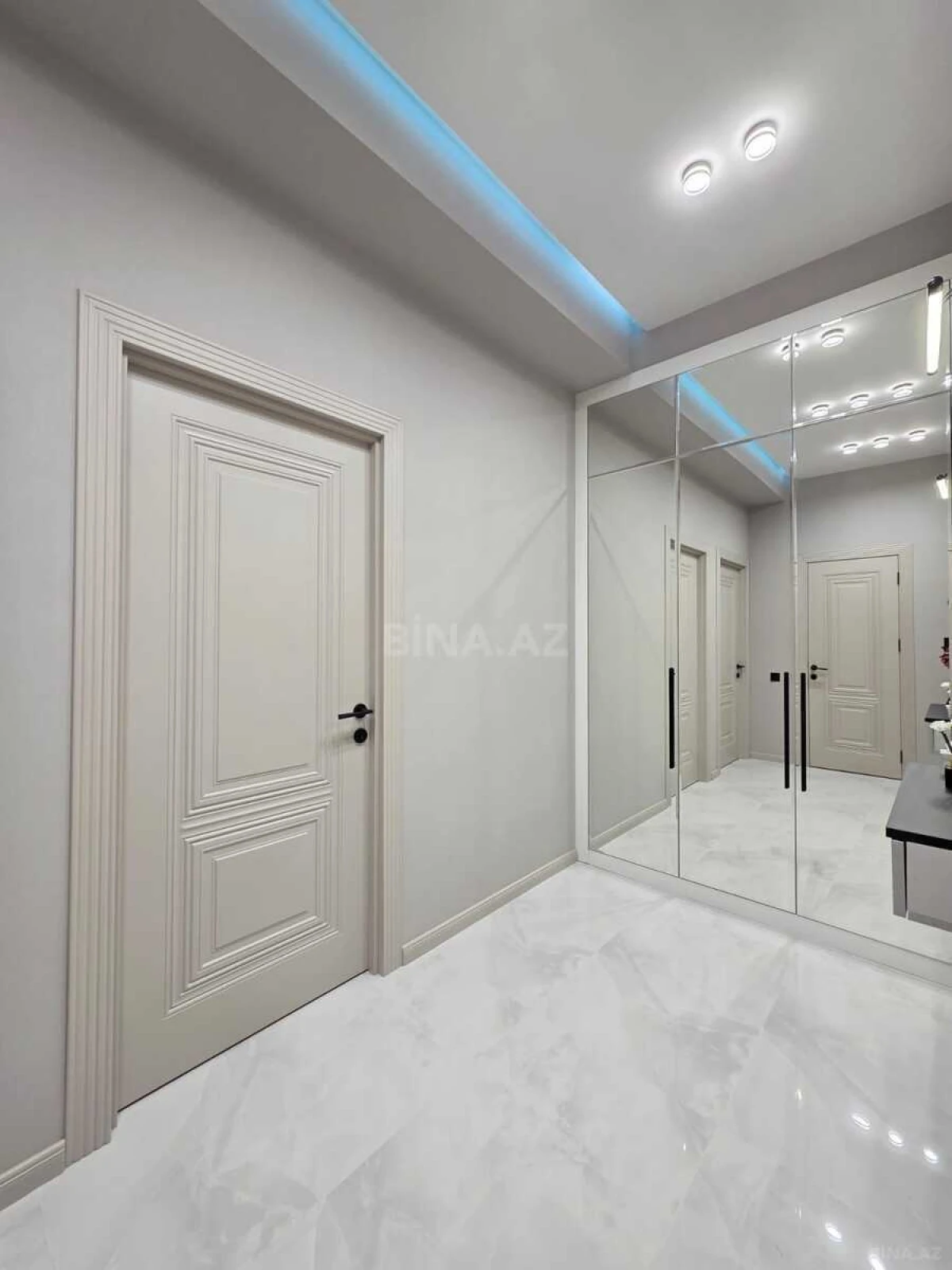 Satılır 2 otaqlı mənzil 55 m²