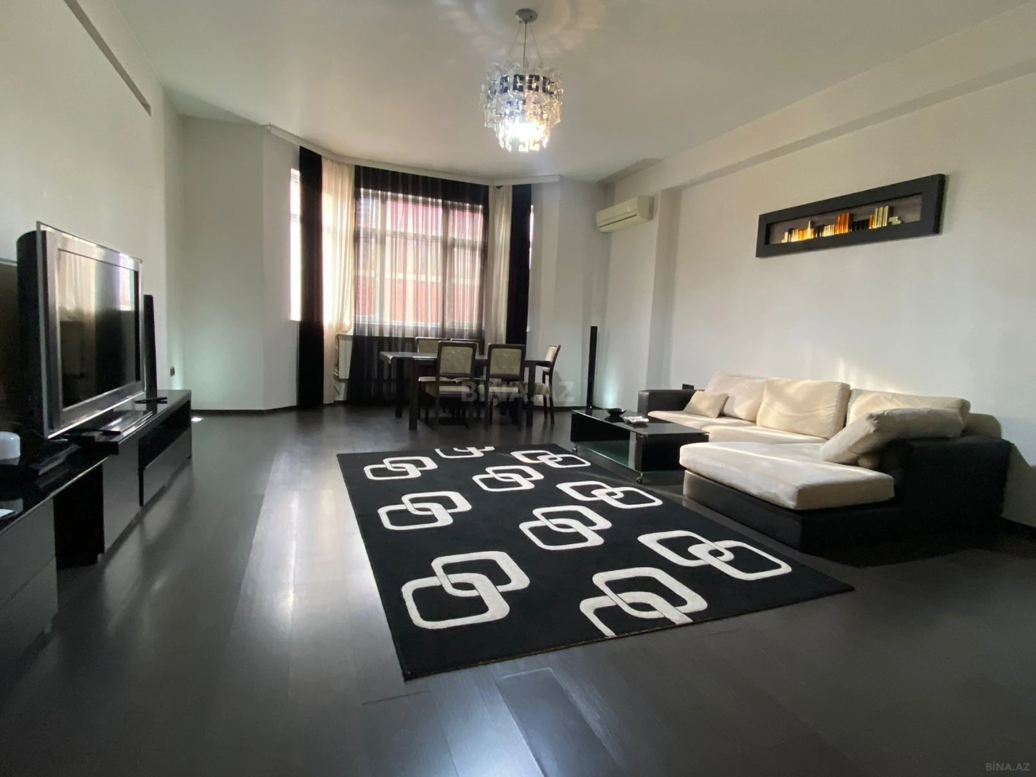 Satılır 3 otaqlı mənzil 146 m²