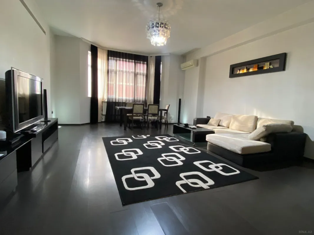 Satılır 3 otaqlı mənzil 146 m²