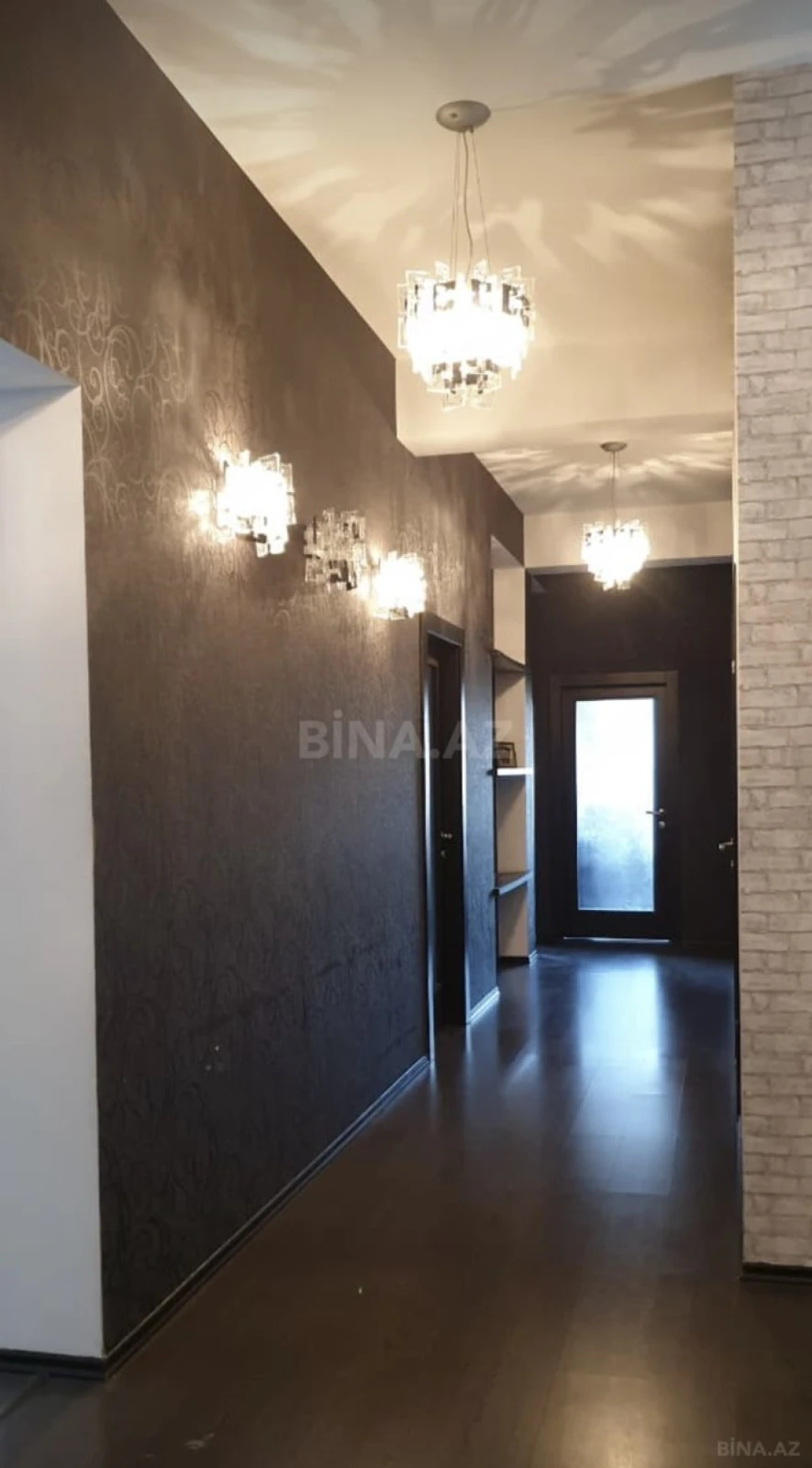 Satılır 3 otaqlı mənzil 146 m²