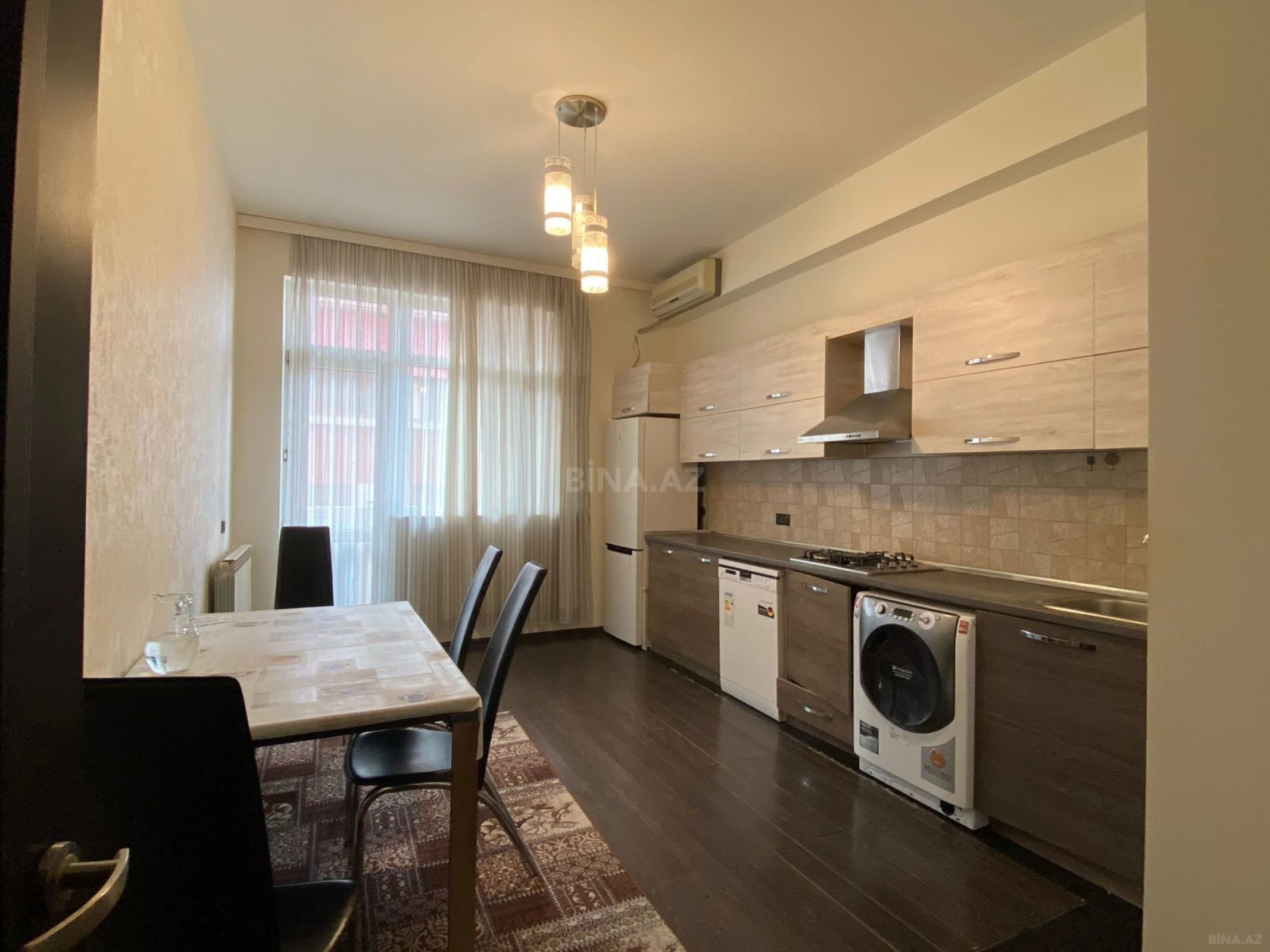 Satılır 3 otaqlı mənzil 146 m²