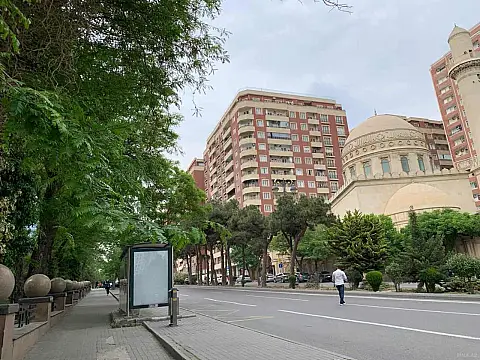 Satılır 3 otaqlı mənzil 146 m²