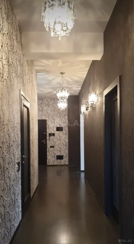 Satılır 3 otaqlı mənzil 146 m²