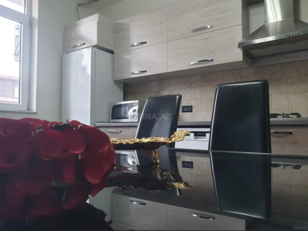 Satılır 3 otaqlı mənzil 146 m²