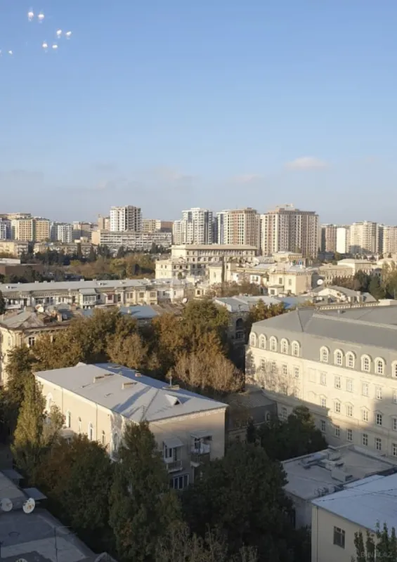 Satılır 3 otaqlı mənzil 146 m²