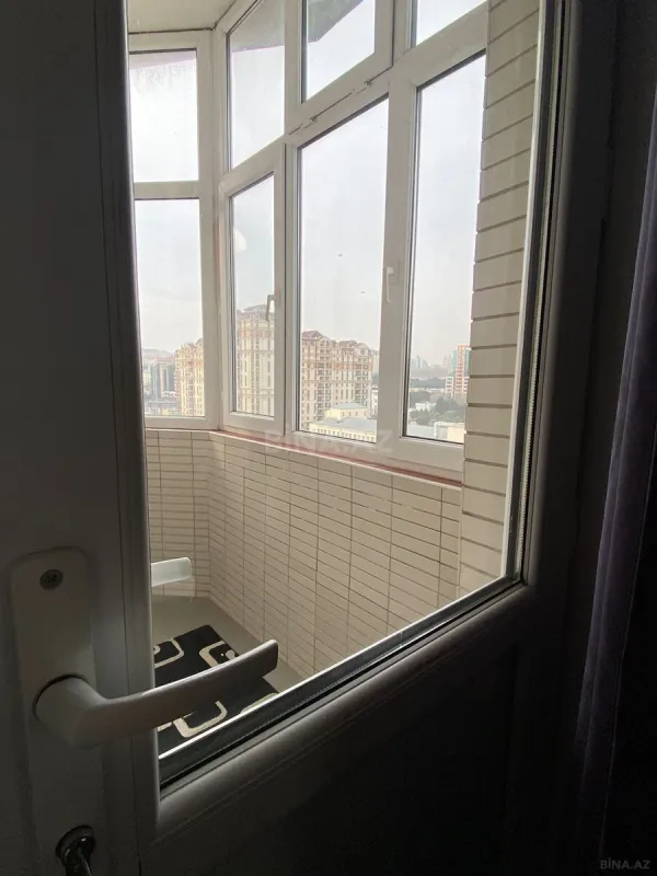 Satılır 3 otaqlı mənzil 146 m²