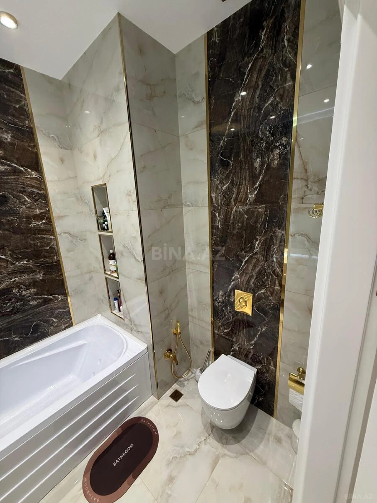 Satılır 4 otaqlı mənzil 185 m²