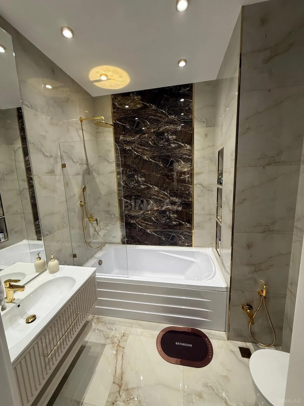 Satılır 4 otaqlı mənzil 185 m²