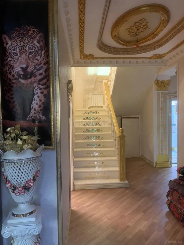 Satılır 6 otaqlı həyət evi 350 m²