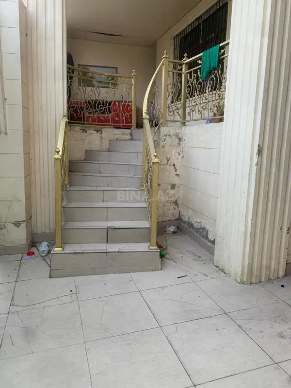 Satılır 6 otaqlı həyət evi 350 m²