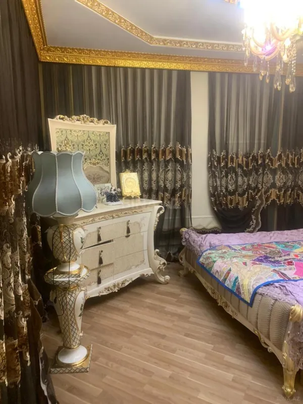 Satılır 6 otaqlı həyət evi 350 m²