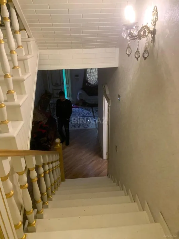Satılır 6 otaqlı həyət evi 350 m²