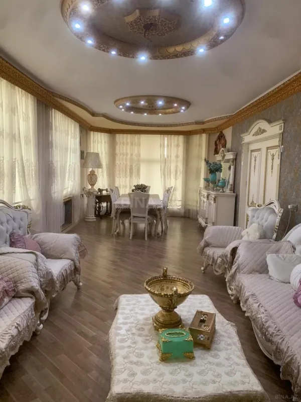 Satılır 6 otaqlı həyət evi 350 m²