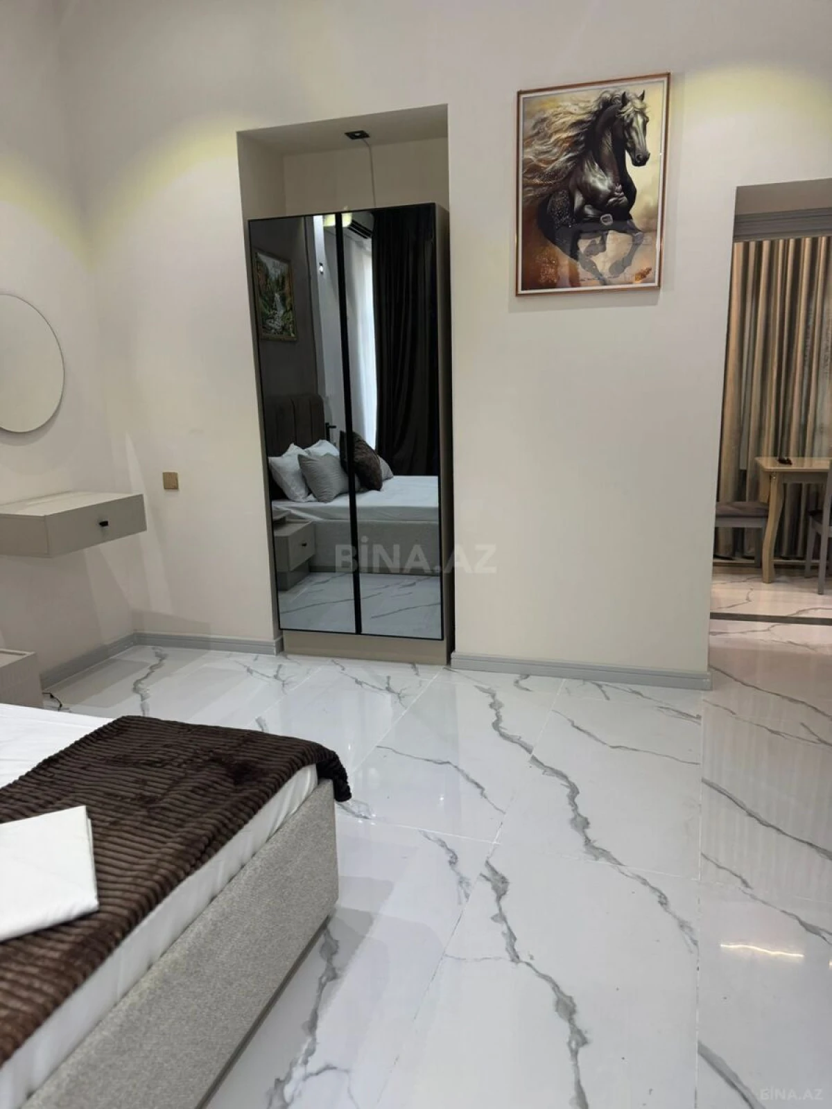 Satılır obyekt 200 m²