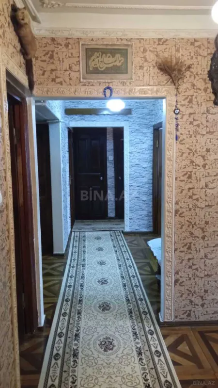 Satılır 5 otaqlı mənzil 130 m²