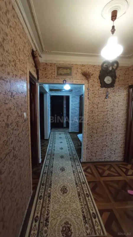 Satılır 5 otaqlı mənzil 130 m²