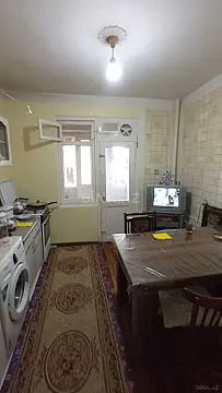 Satılır 5 otaqlı mənzil 130 m²