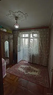 Satılır 5 otaqlı mənzil 130 m²