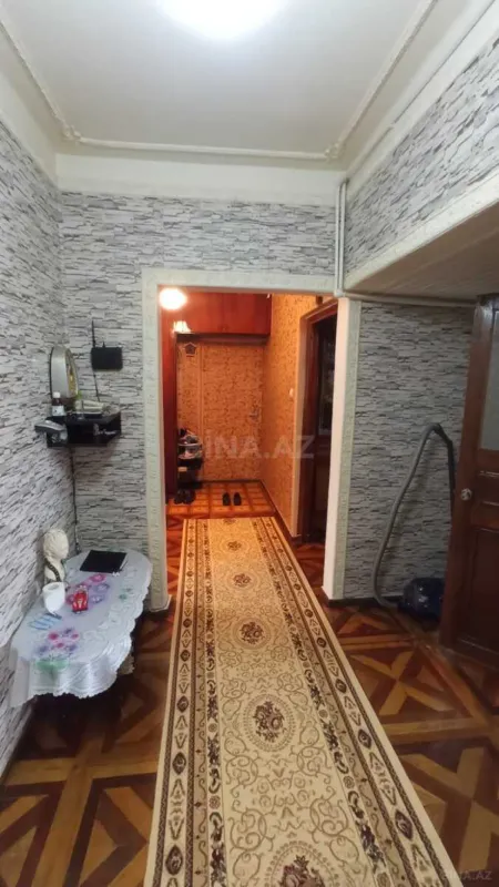 Satılır 5 otaqlı mənzil 130 m²
