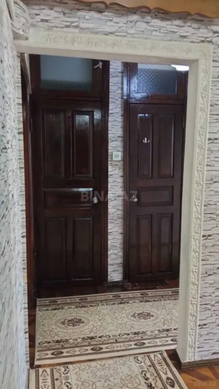 Satılır 5 otaqlı mənzil 130 m²