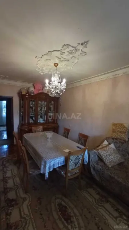 Satılır 5 otaqlı mənzil 130 m²