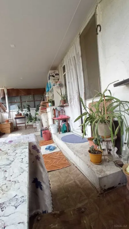 Satılır 5 otaqlı mənzil 130 m²