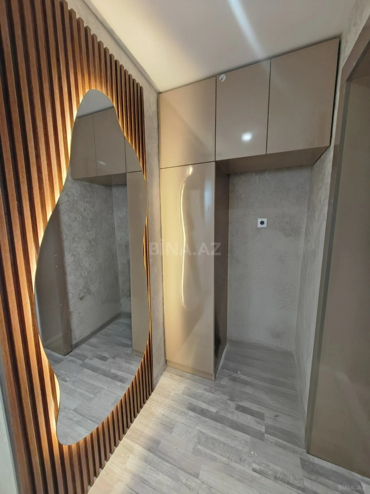 Satılır 2 otaqlı mənzil 53 m²