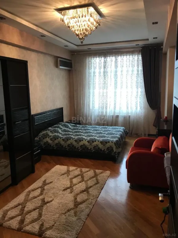 Satılır 2 otaqlı mənzil 95 m²