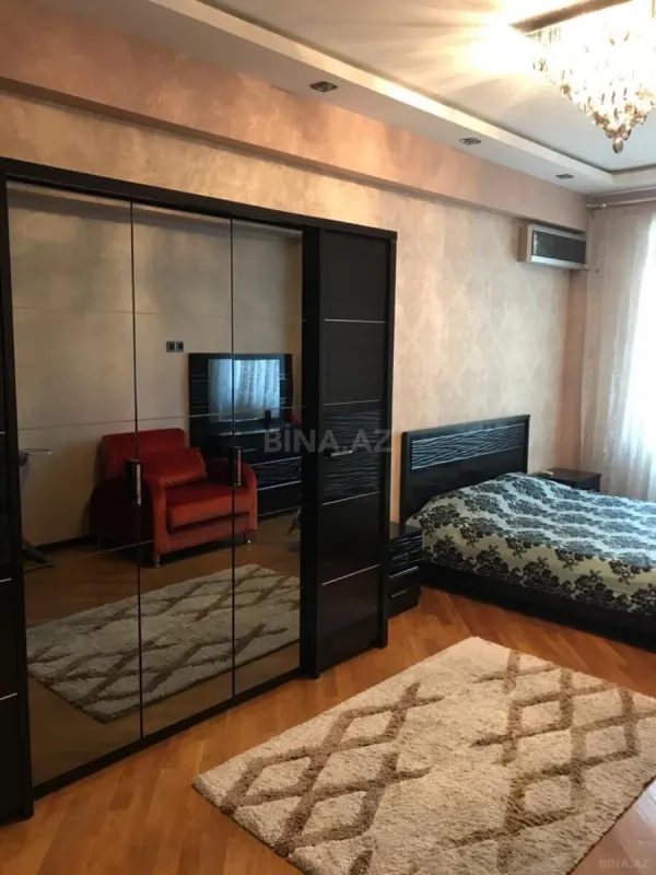 Satılır 2 otaqlı mənzil 95 m²