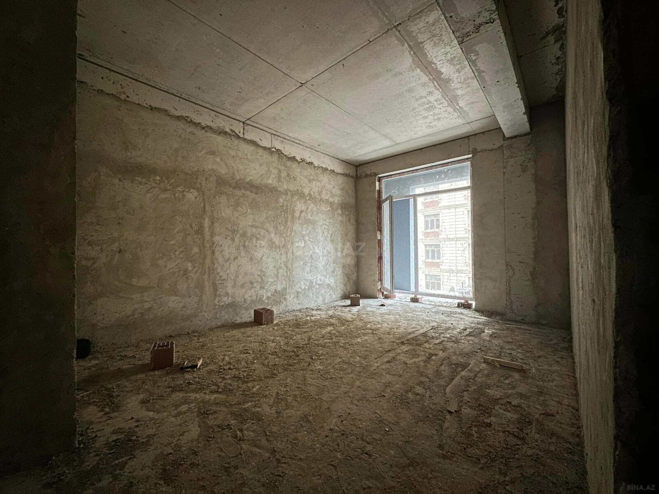 Satılır 3 otaqlı mənzil 95.6 m²