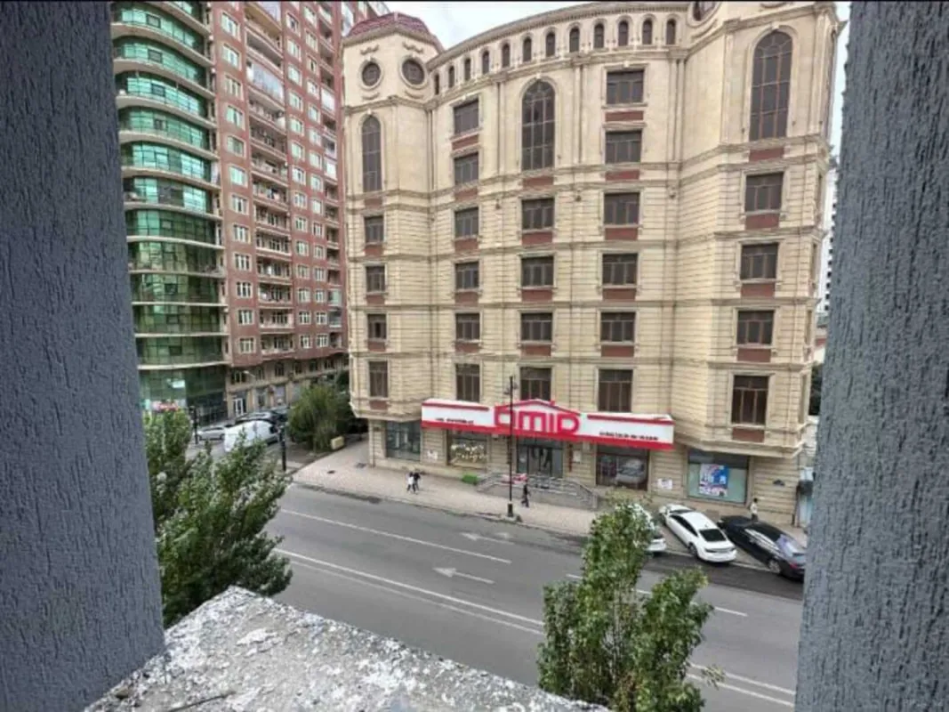Satılır 3 otaqlı mənzil 95.6 m²