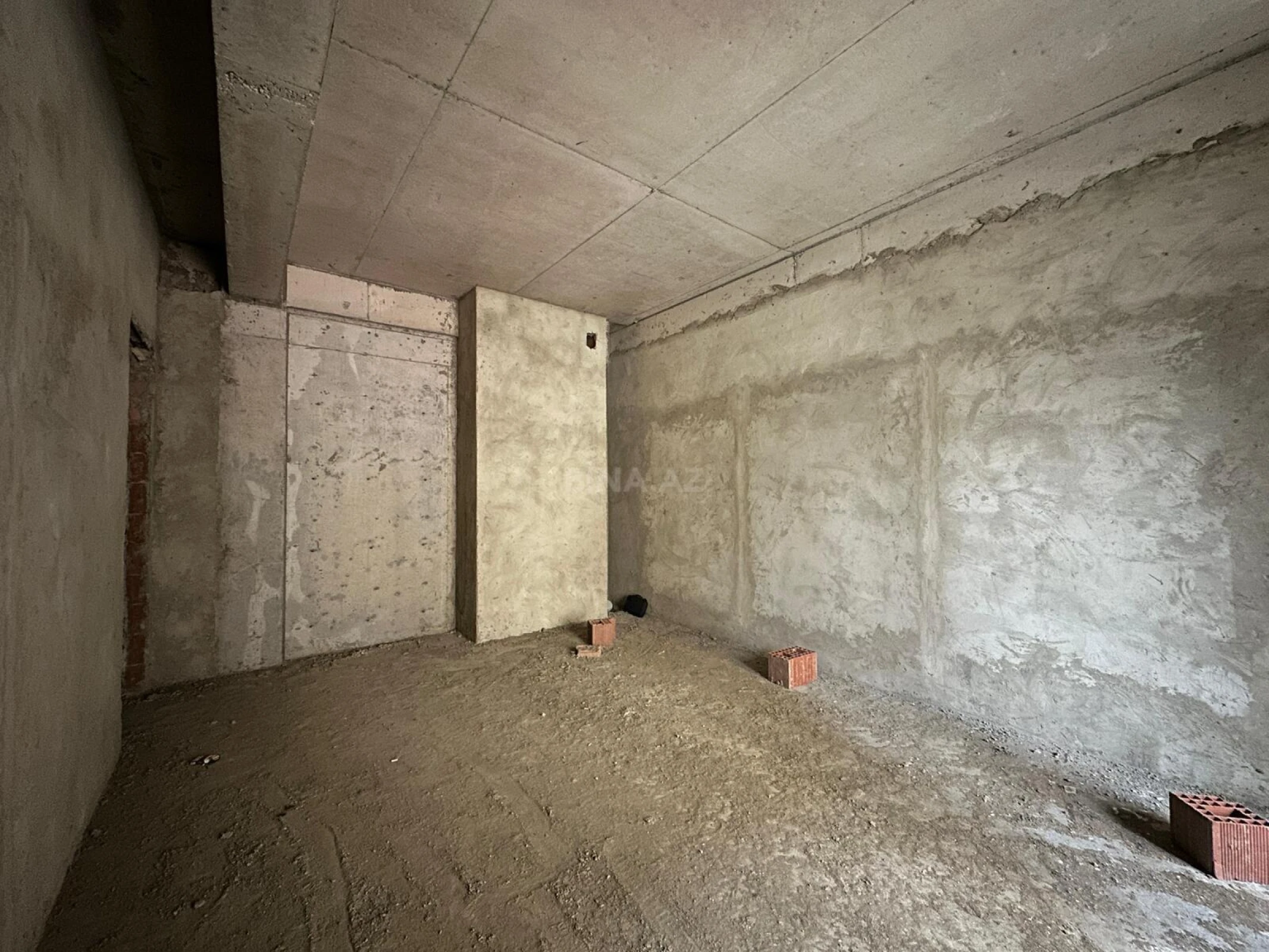 Satılır 3 otaqlı mənzil 95.6 m²