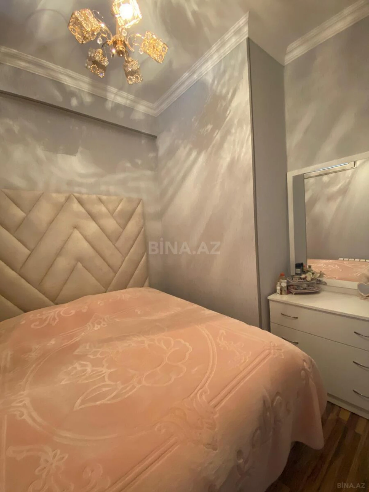 Satılır 2 otaqlı mənzil 56 m²