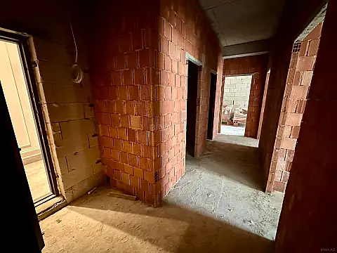 Satılır 2 otaqlı mənzil 82 m²