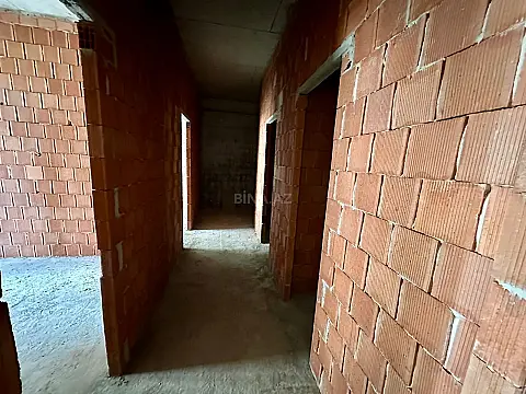 Satılır 2 otaqlı mənzil 82 m²