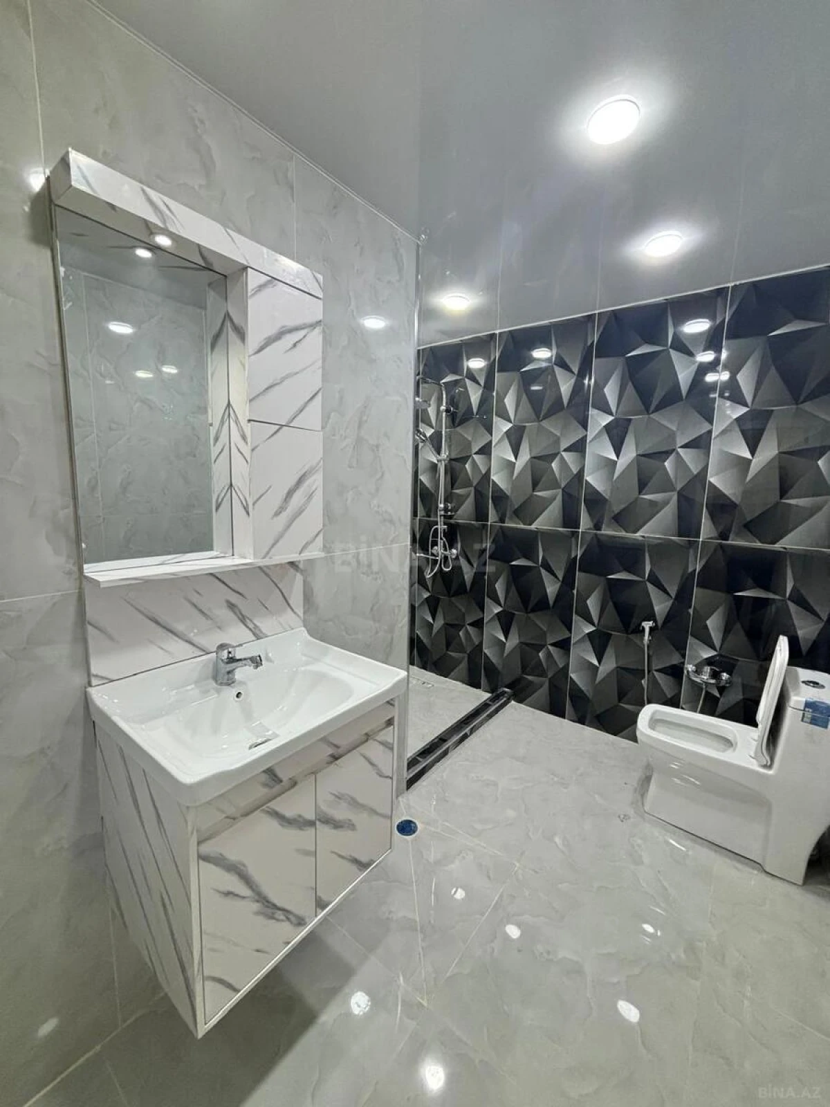 Satılır 3 otaqlı mənzil 80 m²