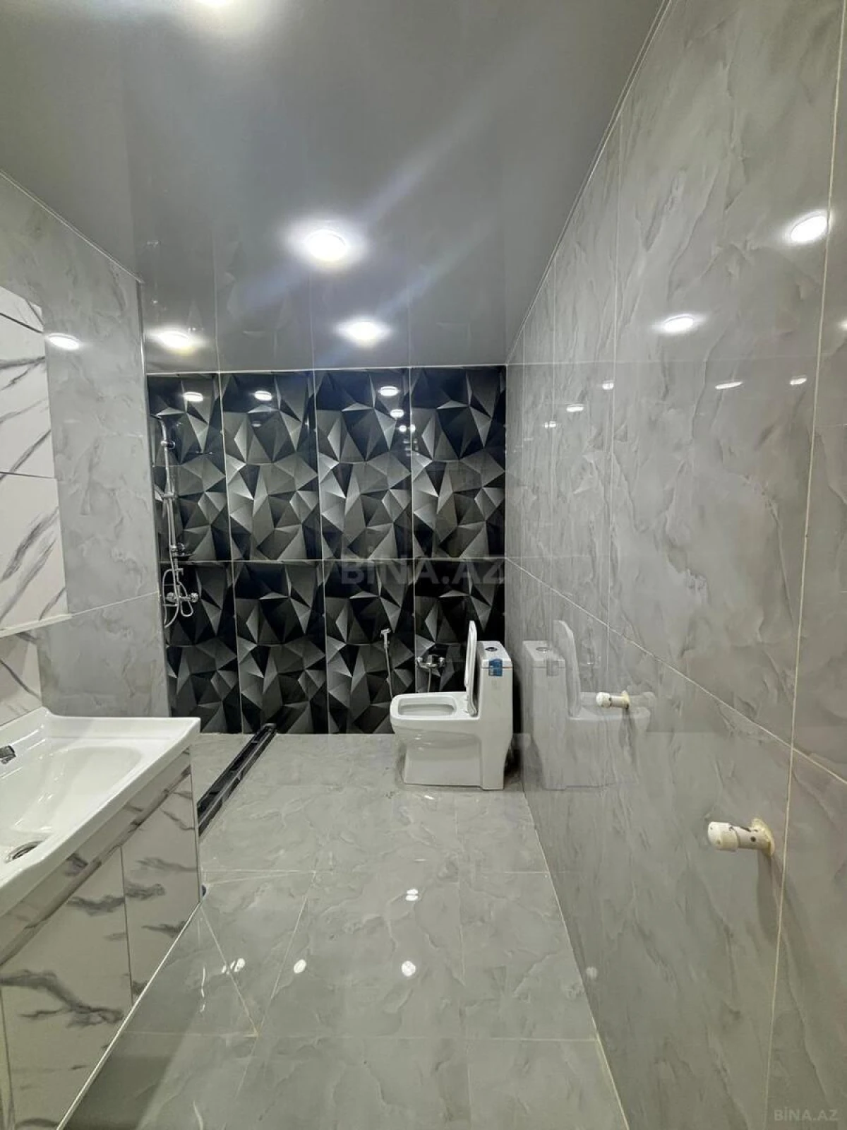 Satılır 3 otaqlı mənzil 80 m²