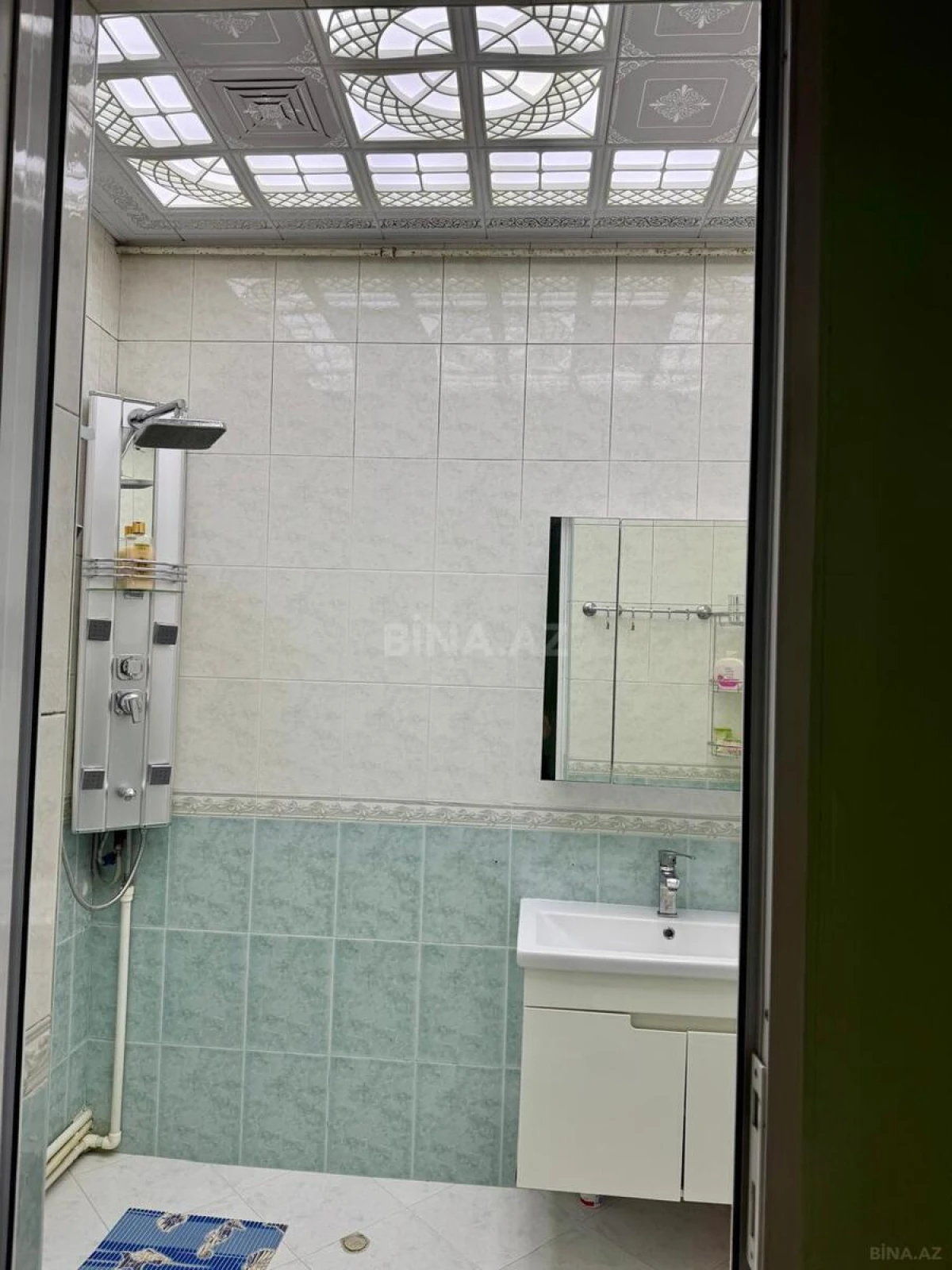 Satılır 9 otaqlı həyət evi 400 m²