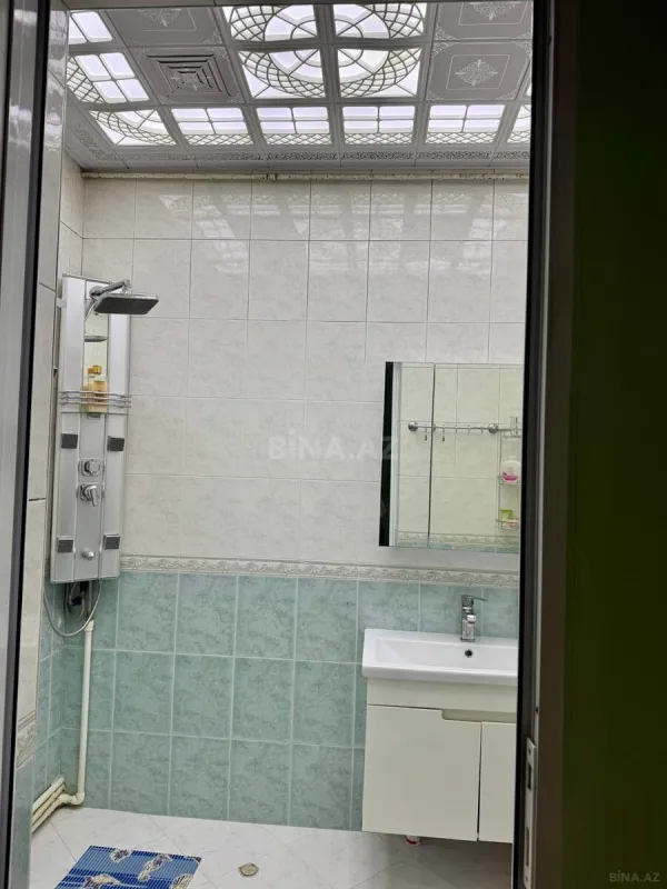 Satılır 9 otaqlı həyət evi 400 m²