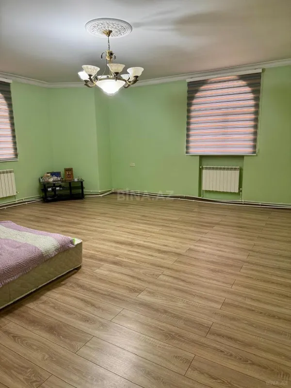 Satılır 9 otaqlı həyət evi 400 m²