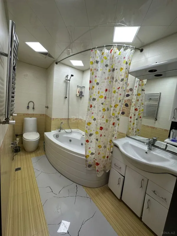 Satılır 3 otaqlı mənzil 125 m²