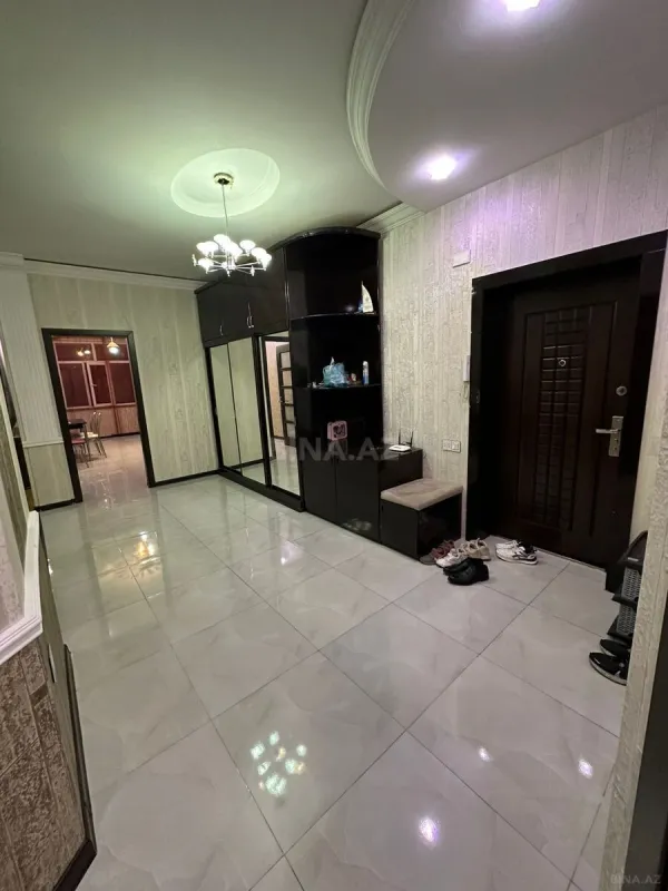 Satılır 3 otaqlı mənzil 125 m²